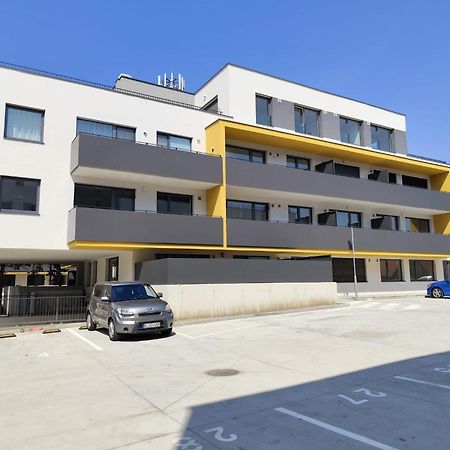 2 Room Apartment, New Building, Balcony, 208 Rovinka Экстерьер фото