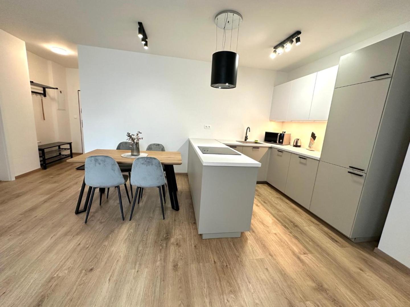 2 Room Apartment, New Building, Balcony, 208 Rovinka Экстерьер фото