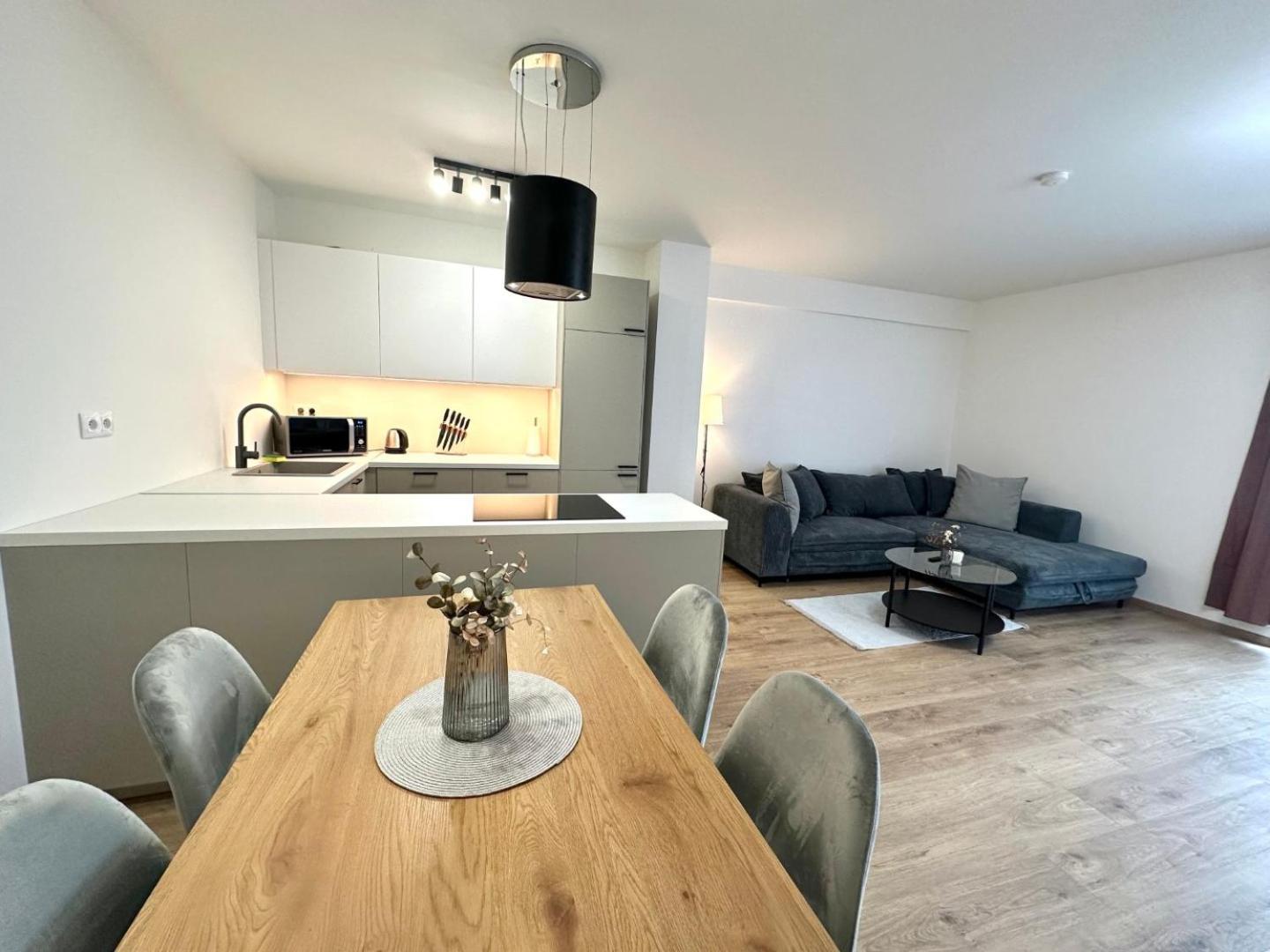 2 Room Apartment, New Building, Balcony, 208 Rovinka Экстерьер фото